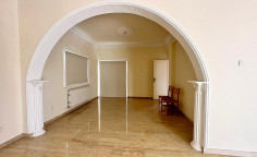6 bedroom house in Aradippou area 
