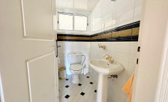 6 bedroom house in Aradippou area 