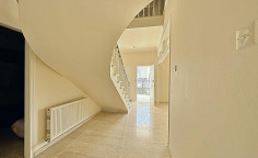 6 bedroom house in Aradippou area 
