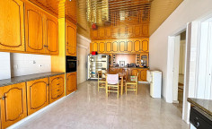 6 bedroom house in Aradippou area 
