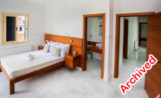 4 bedroom house with swimming pool to rent in Coral Bay