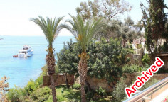 4 bedroom house with swimming pool to rent in Coral Bay