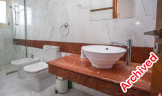 4 bedroom house with swimming pool to rent in Coral Bay