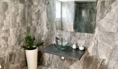 3 bedroom furnished apartment with swimming pool to rent in Parekklisia
