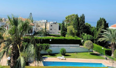 3 bedroom furnished apartment with swimming pool to rent in Parekklisia