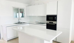 3 bedroom furnished apartment with swimming pool to rent in Parekklisia