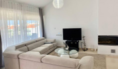 3 bedroom furnished apartment with swimming pool to rent in Parekklisia