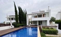 Luxury 4 bedroom house with swimming pool for sale in Latsi