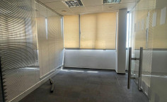 Large office to rent in Omonia
