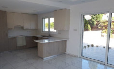 2 bedroom house for sale in Konia
