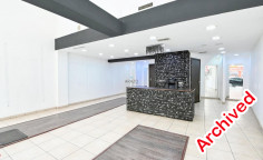 Shop with mezzanine in the city center of Larnaca 