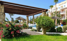 Spacious 2 beds apartment with swimming pool for sale in Yeroskipou