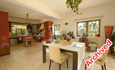 4 +1 bedroom detached villa for sale in Deryneia 