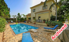 4 +1 bedroom detached villa for sale in Deryneia 