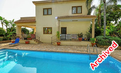 4 +1 bedroom detached villa for sale in Deryneia 