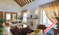 Spacious 4 bedroom villa with swimming pool for sale in Souni