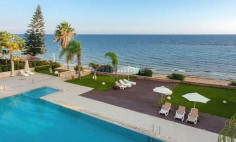 3 bedroom beach front apartment full sea views for rent Limassol 