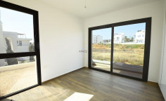 Large 3 bedroom villa with swimming pool for sale in Protaras