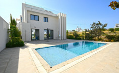 Beautiful 3 bedroom villa with swimming pool for sale in Protaras
