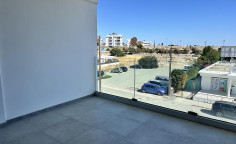 Spacious 2 bedrooms flat for sale in Kamares