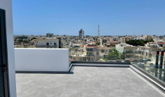 Top floor apartment with roof garden in Livadia 