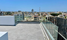 Top floor apartment with roof garden in Livadia 