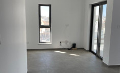 Top floor apartment with roof garden in Livadia 