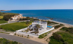 Sea front villa with pool in Agios Theodoros Sea front villa with pool in Agios Theodoros