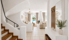 Elegant mediterranean villa with private pool & sea views | walking distance to the sea | Chloraka 