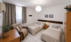 Elegant mediterranean villa with private pool & sea views | walking distance to the sea | Chloraka 