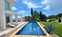 5 bedroom villa sea views for rent Agios Tychonas Limassol 
