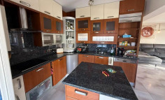 Three beds apartment to rent in Engomi