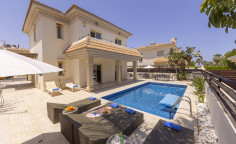 Large 3 bedroom house for sale in Kapparis