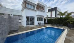 3 beds house to rent in Pernera