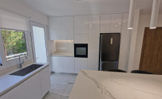 3 bed apartment to rent in Agioi Omologites