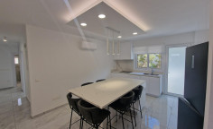 3 bed apartment to rent in Agioi Omologites