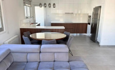 3 bedrooms apartment to rent in Lakatamia