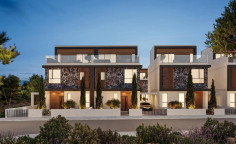 Spacious 4 bedroom house for sale in Pera Spacious 4 bedroom house for sale in Pera