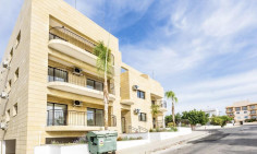 Large commercial for sale in Aglantzia