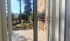 2 bed apartment to rent in Agioi Omologites