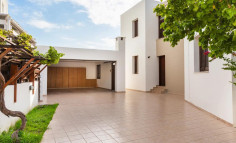 5 bedroom house to rent in Agios Dometios