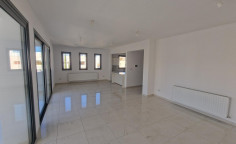 Spacious 3 bedroom apartment to rent in Agioi Omologites