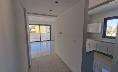 Spacious 3 bedroom apartment to rent in Agioi Omologites