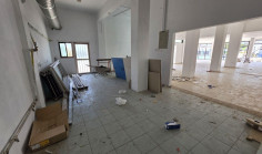 Commercial to rent in Pernera