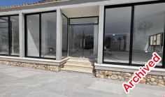 Commercial to rent in Pernera