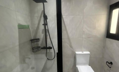 Spacious 3 bedroom apartment to rent in Lykabittos