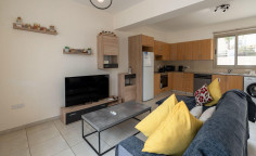 Large 3 bedrooms house to rent in Pernera