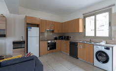 Large 3 bedrooms house to rent in Pernera
