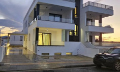 2 bedroom apartment to rent in Tseri