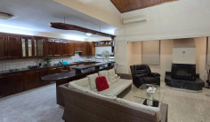 Large 4 bedroom house for sale in Palaiometocho Large 4 bedroom house for sale in Palaiometocho
